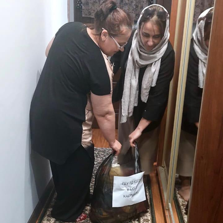 Посетили семью участника СВО, оказали помощь.